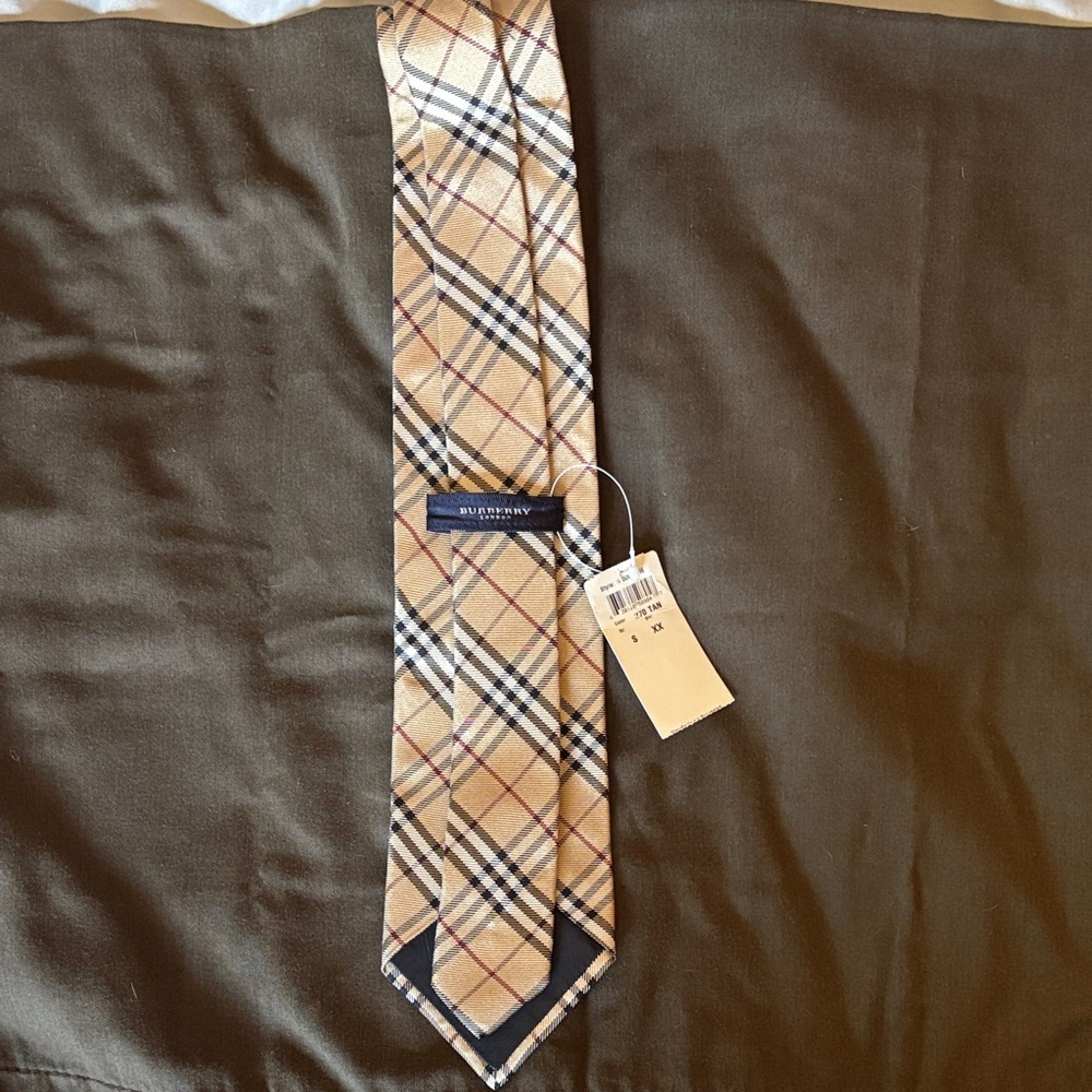 Burberry Tan Plaid Silk Men's Tie with Black & Red Accent - Picture 5 of 10